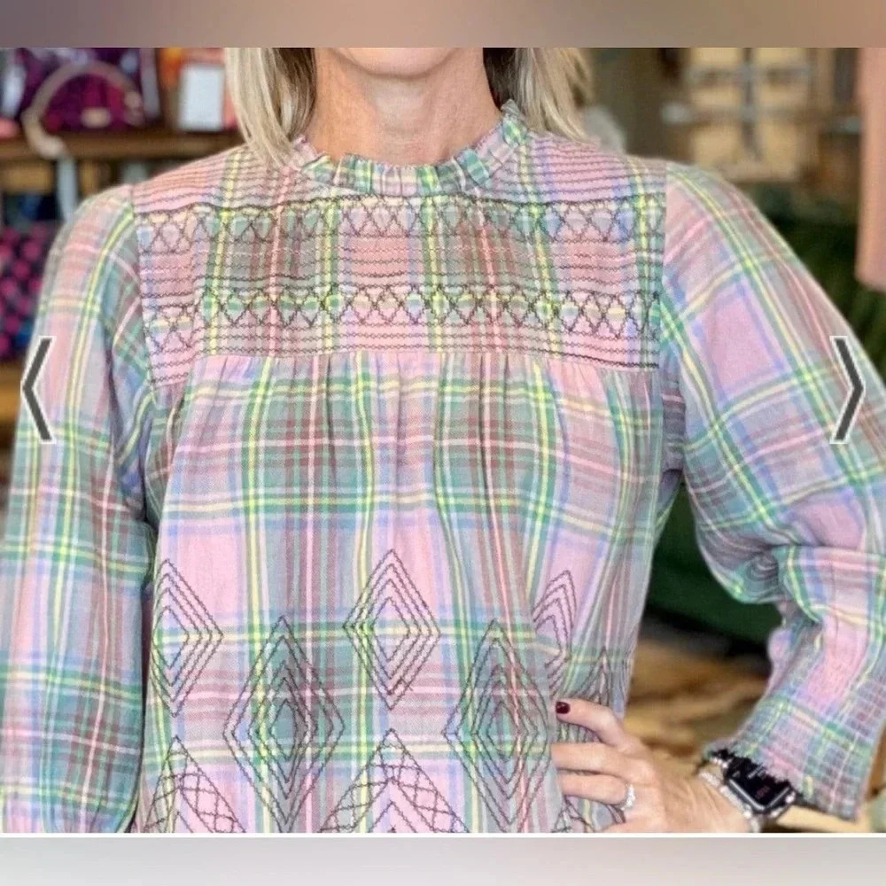 Ivy Jane Passion For Plaid Top. Size Small